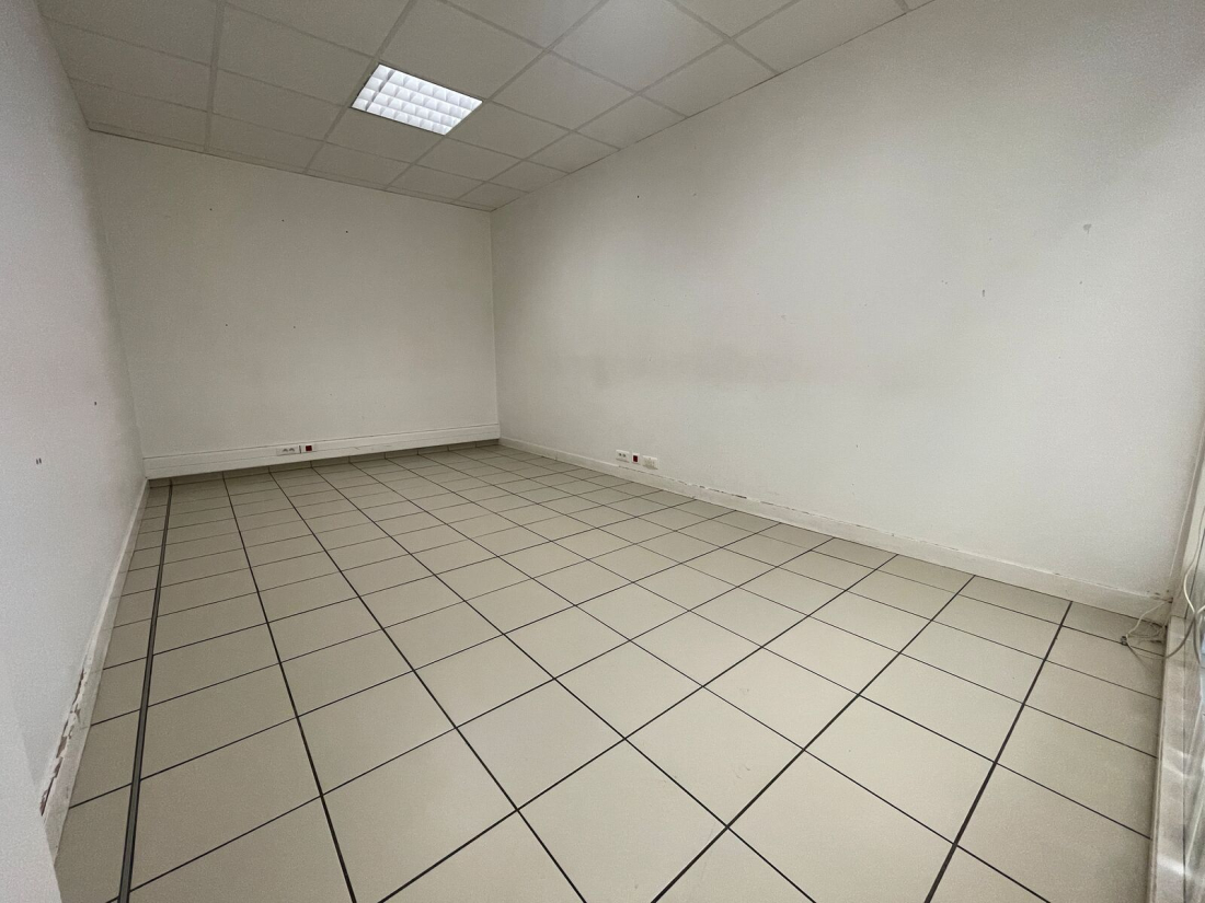 Photo 4 – location Local commercial	NANTES (44000)