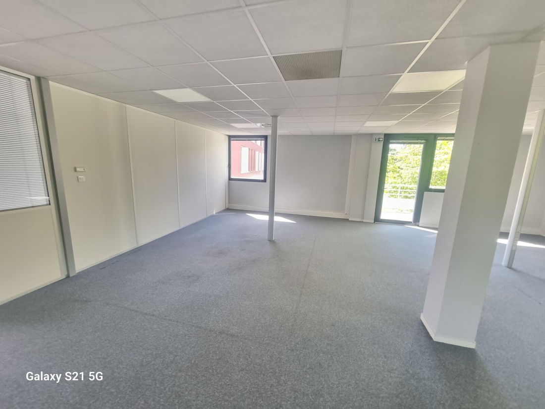 Photo 3 – vente bureaux	CHARTRES DE BRETAGNE (35131)