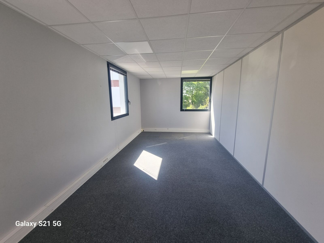 Photo 4 – vente bureaux	CHARTRES DE BRETAGNE (35131)