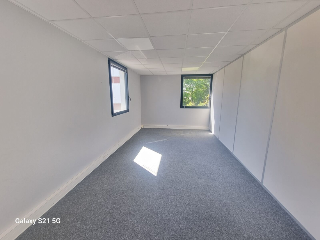 Photo 5 – vente bureaux	CHARTRES DE BRETAGNE (35131)