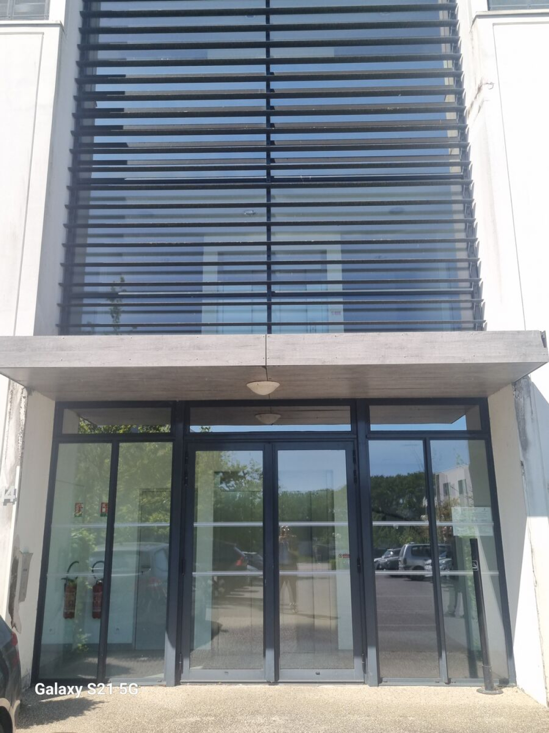 Photo 1 – vente bureaux	CHARTRES DE BRETAGNE (35131)