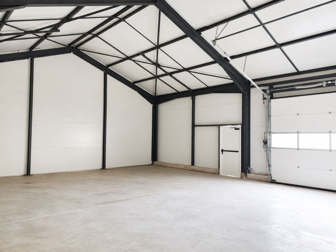 Photo 2 – location entrepôts / activités	LANDEVANT (56690)