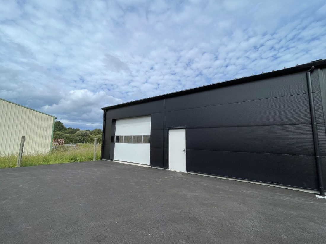 Photo 4 – location entrepôts / activités	LANDEVANT (56690)