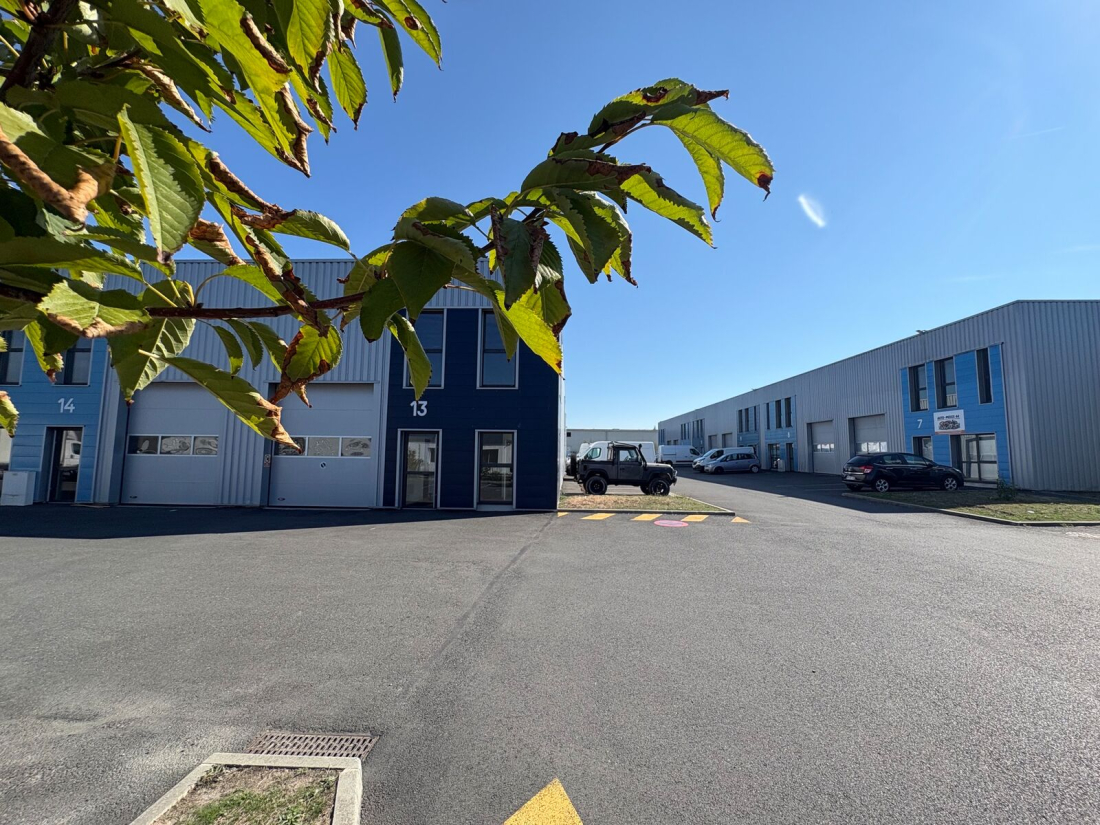 Photo 1 – location entrepôts / activités	SAINT HERBLAIN (44800)