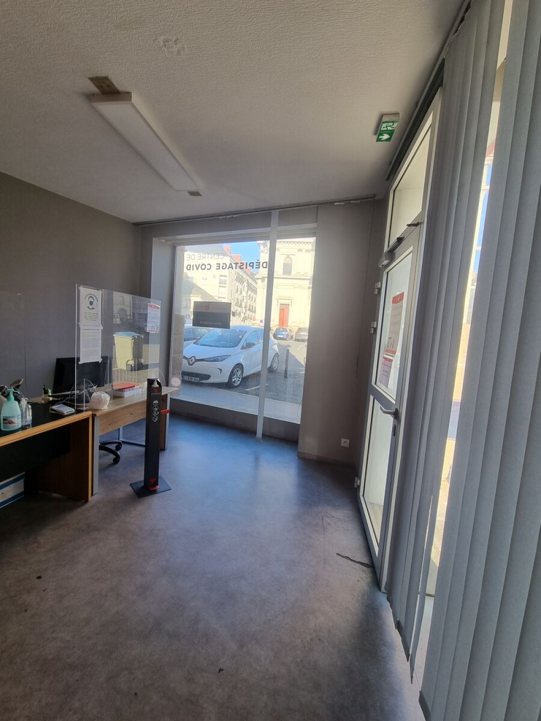 Photo 2 – location Local commercial	NANTES (44100)