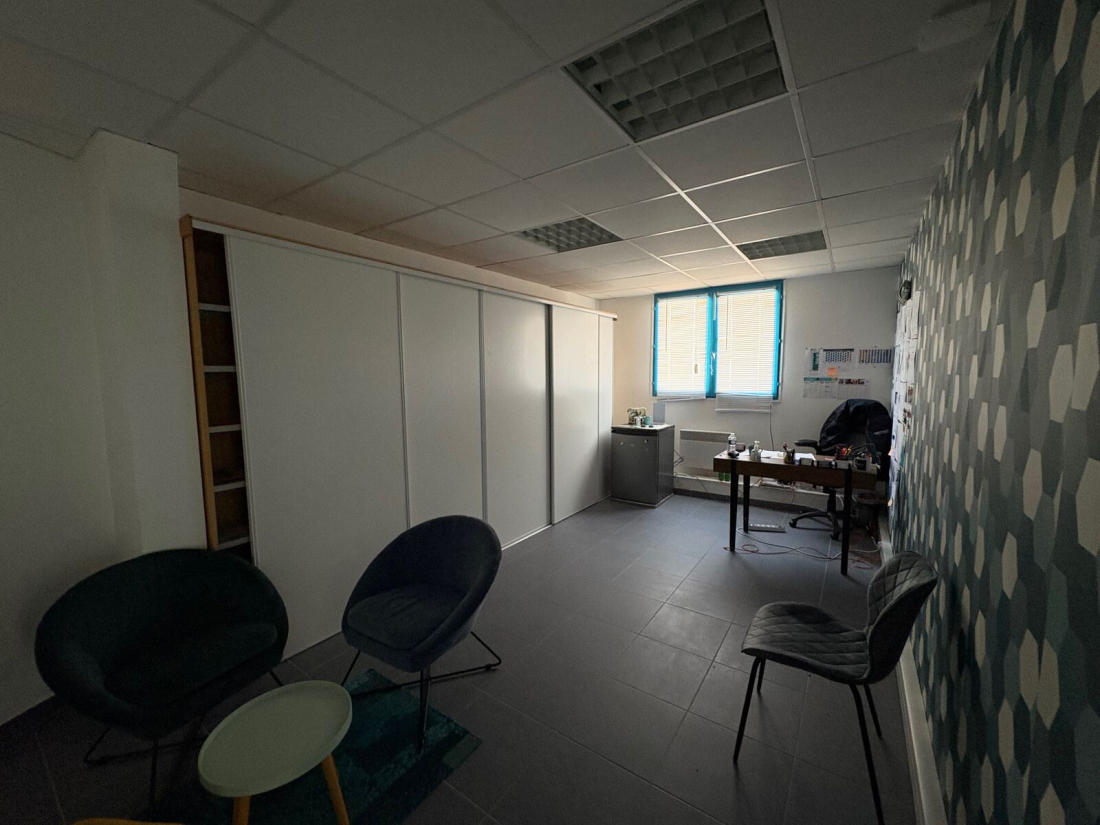 Photo 4 – location entrepôts / activités	CARQUEFOU (44470)