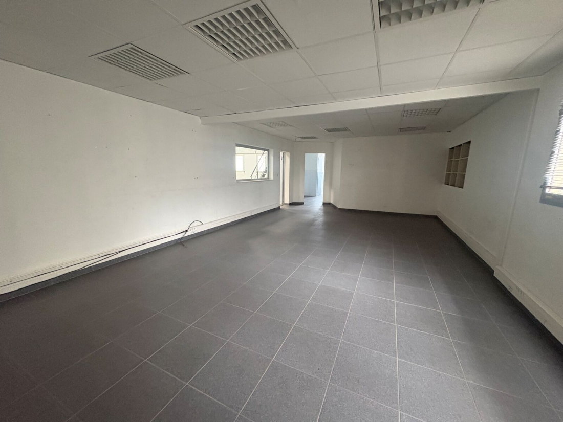 Photo 9 – location entrepôts / activités	CARQUEFOU (44470)