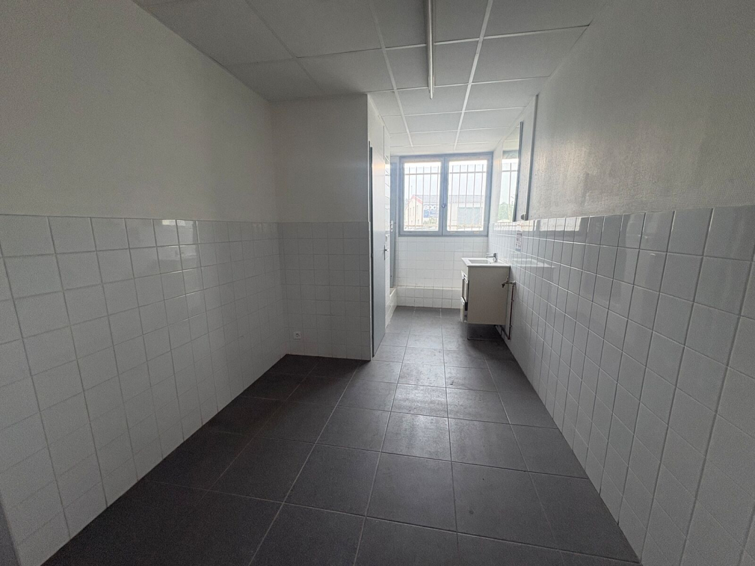 Photo 10 – location entrepôts / activités	CARQUEFOU (44470)