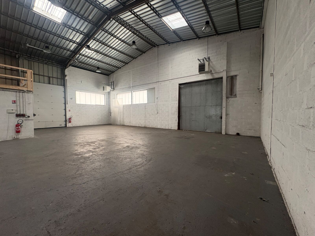 Photo 3 – location entrepôts / activités	CARQUEFOU (44470)