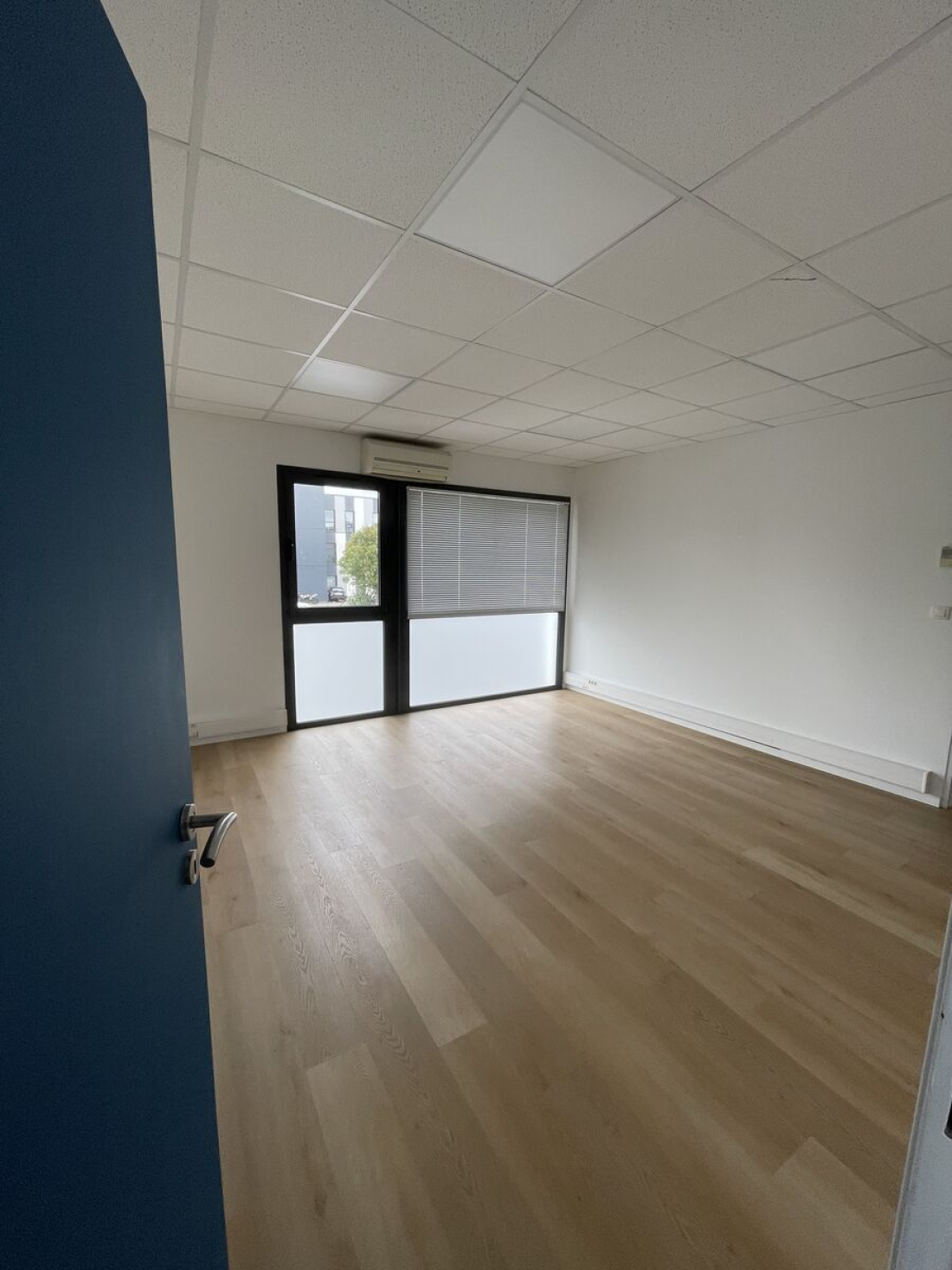 Photo 2 – location bureaux	VANNES (56000)