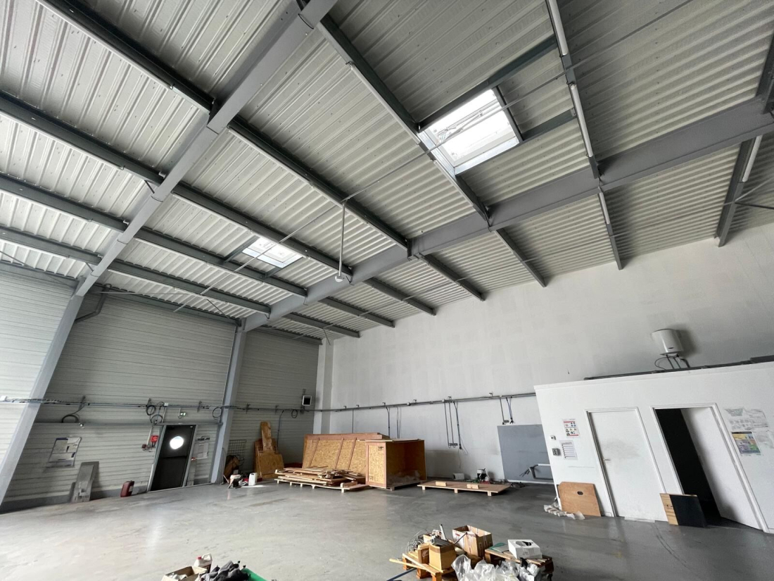 Photo 1 – location entrepôts / activités	PLESCOP (56890)