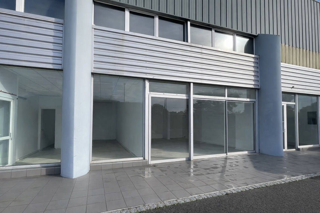 Photo 4 – location Local commercial	PLOEREN (56880)