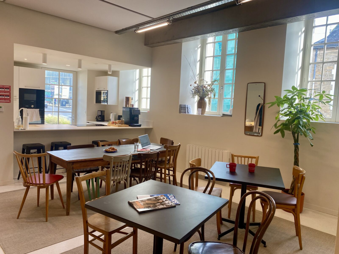 Photo 1 – location bureaux	VANNES (56000)