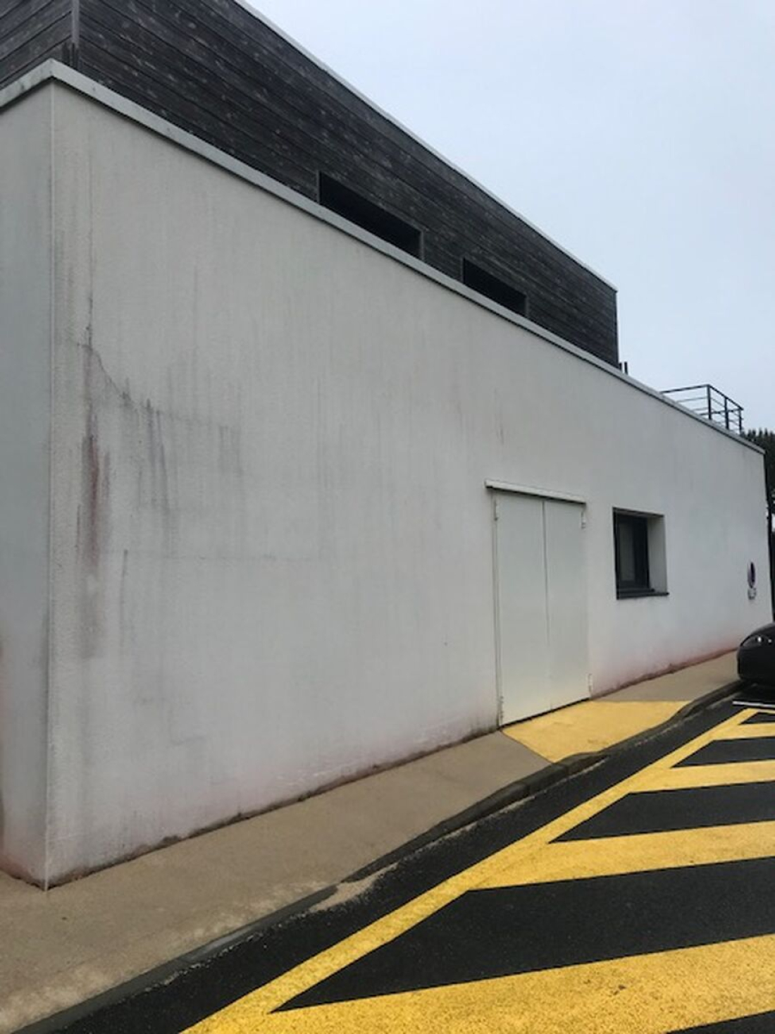 Photo 2 – location Local commercial	PLESCOP (56890)