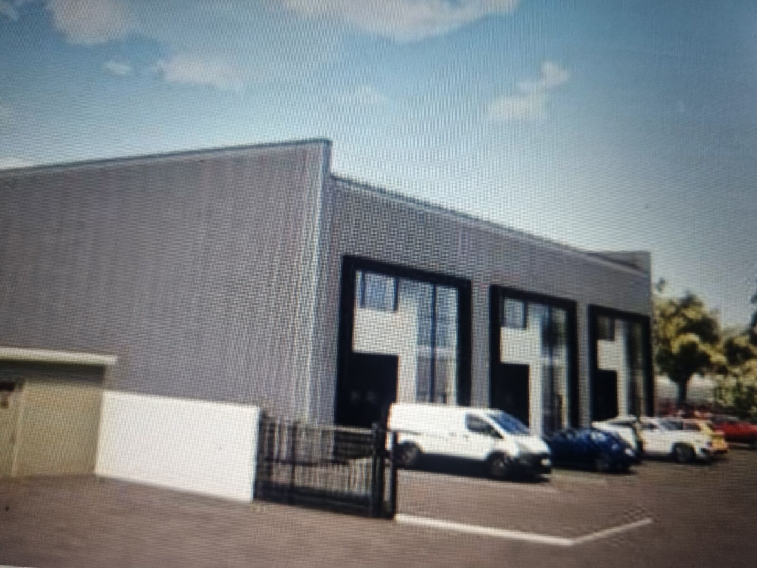 Photo 3 – vente entrepôts / activités	THOUARE SUR LOIRE (44470)