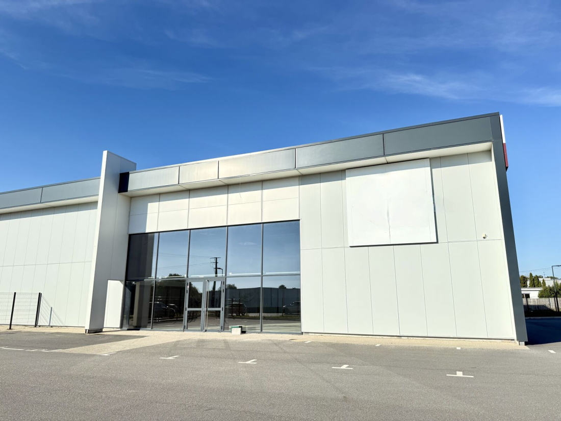 Photo 1 – location entrepôts / activités	PLOUGOUMELEN (56400)