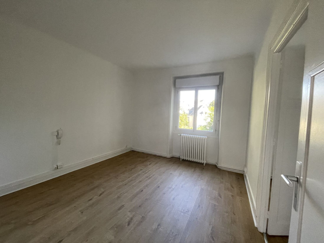 Photo 1 – location bureaux	VANNES (56000)