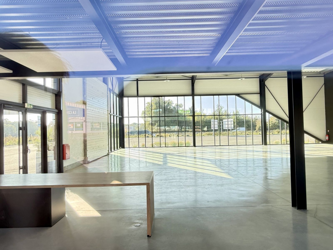 Photo 3 – location Local commercial	PLOEREN (56880)