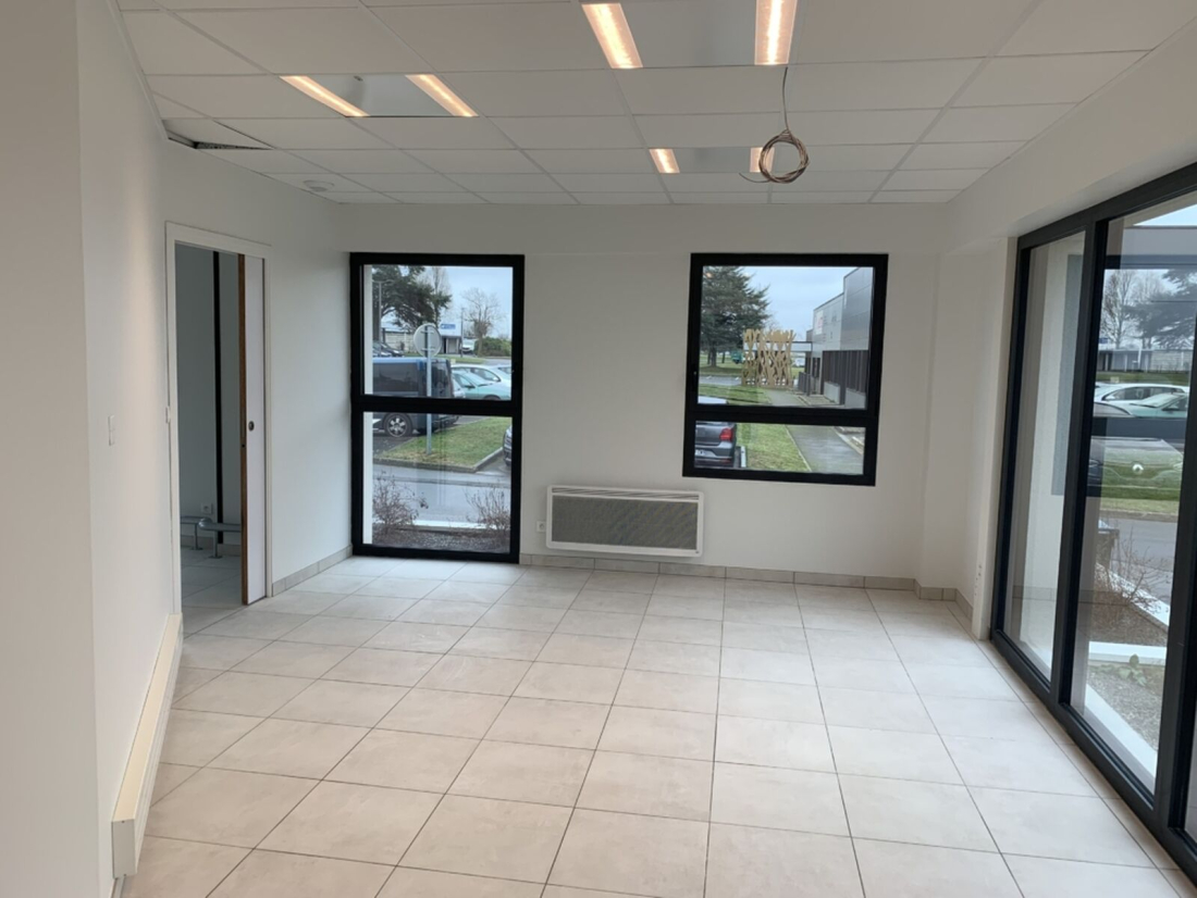 Photo 2 – location bureaux	LANESTER (56600)