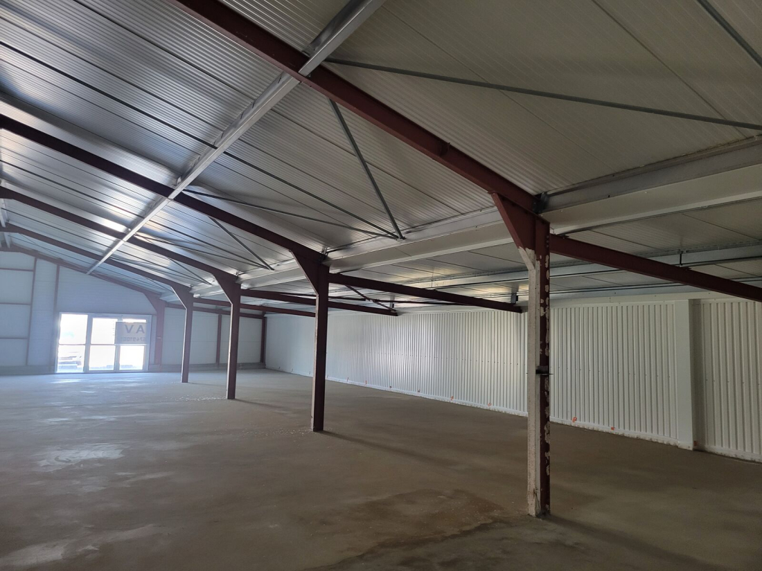 Photo 3 – location entrepôts / activités	BAUD (56150)