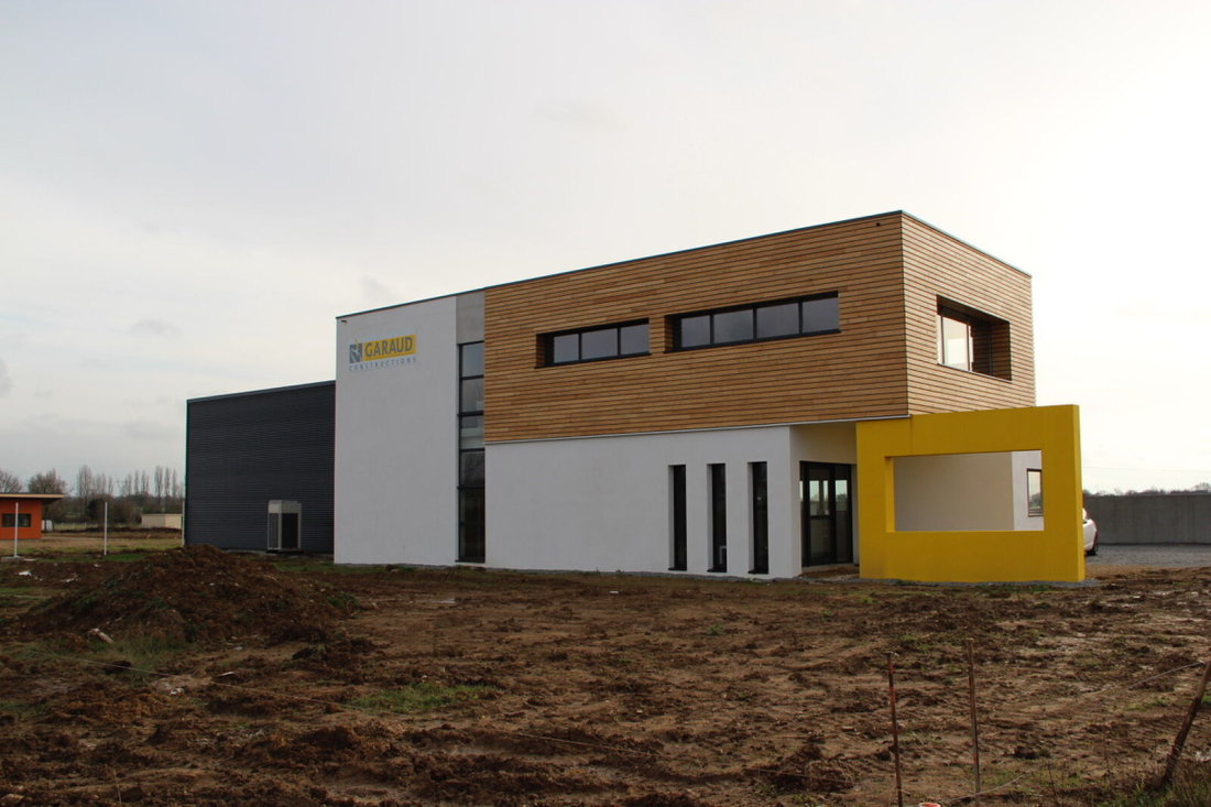 Photo 2 – location entrepôts / activités	PONTCHATEAU (44160)