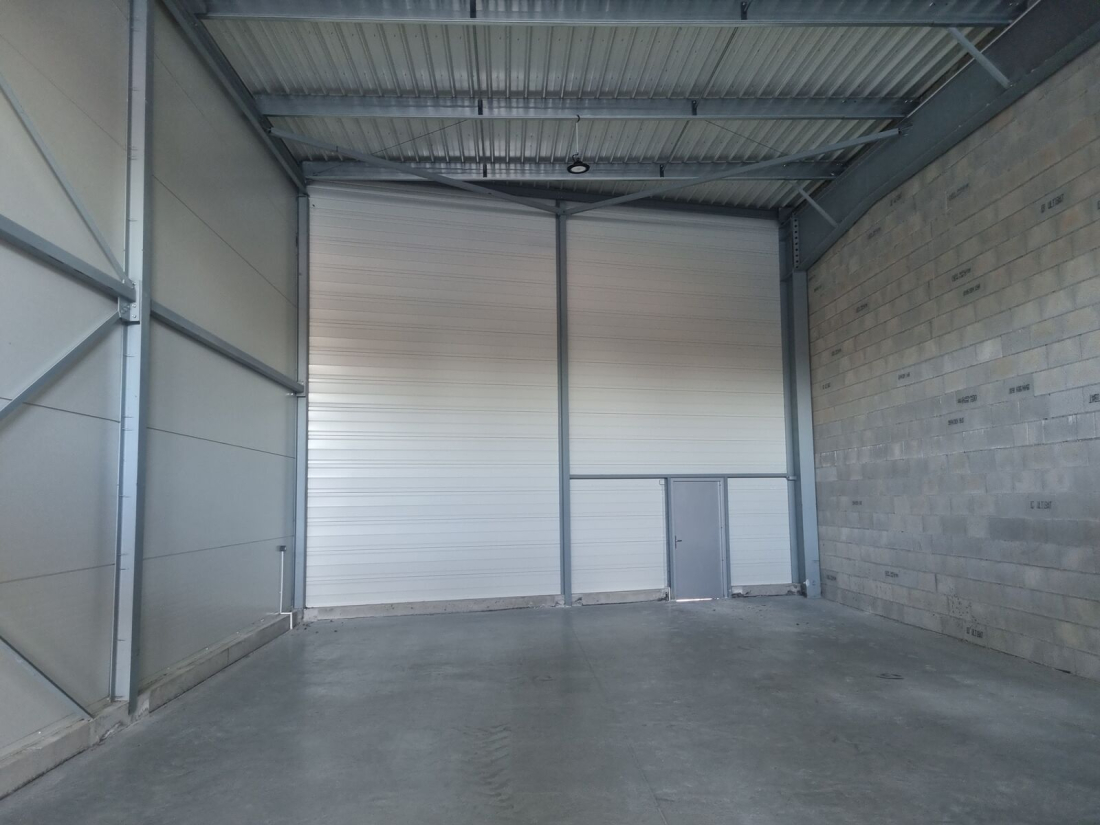 Photo 4 – vente entrepôts / activités	LA CHAPELLE SUR ERDRE (44240)