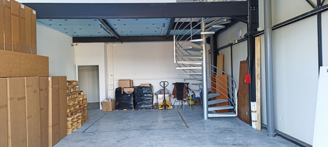 Photo 1 – location entrepôts / activités	SENE (56860)