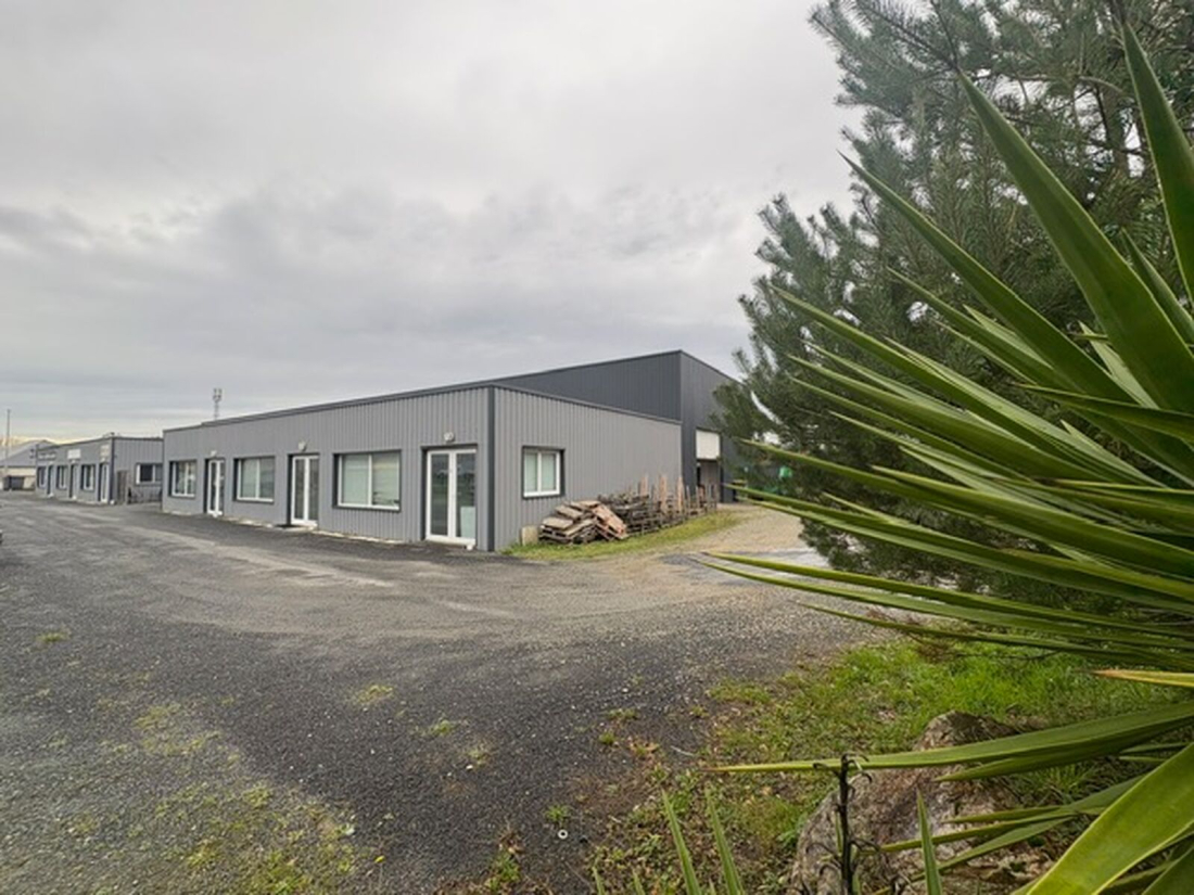 Photo 1 – location bureaux	FAY DE BRETAGNE (44130)