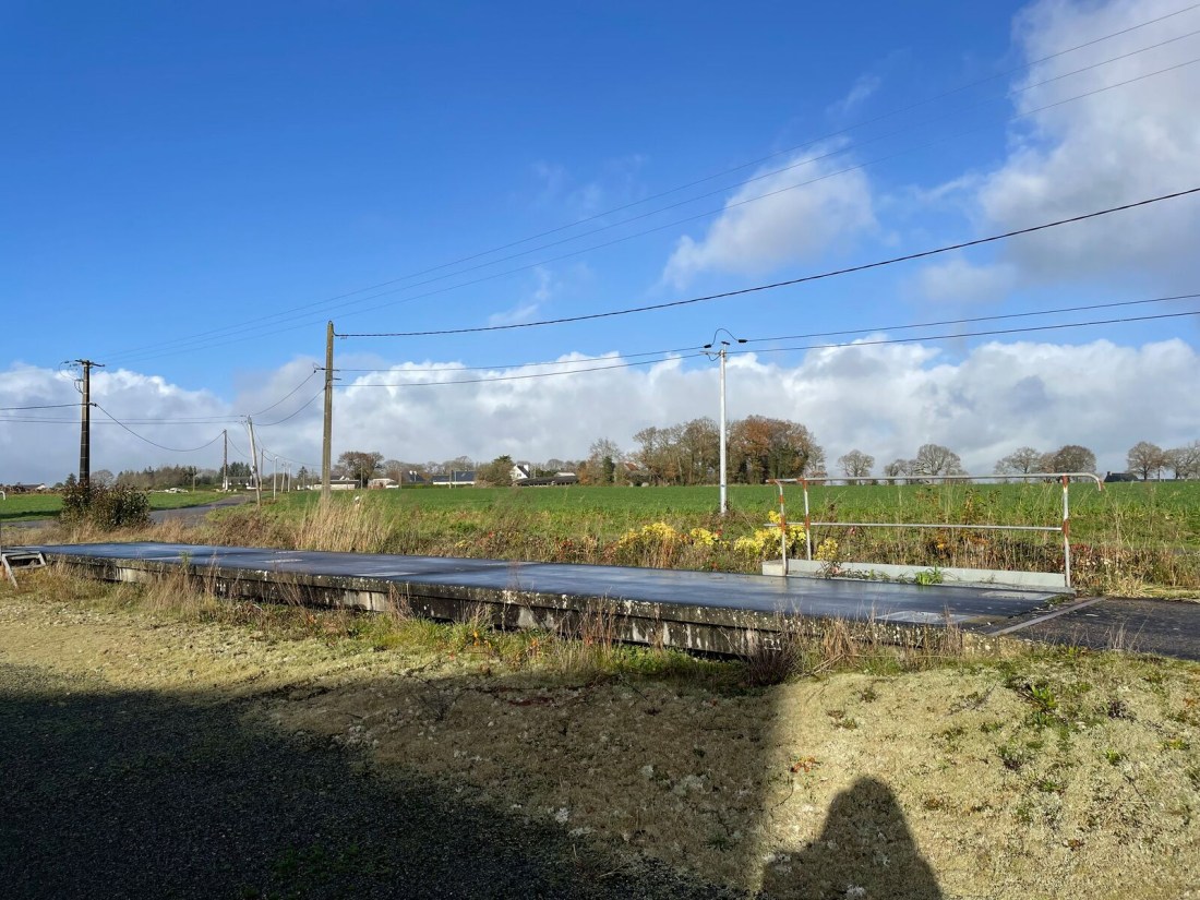 Photo 6 – location entrepôts / activités	LOCMINE (56500)