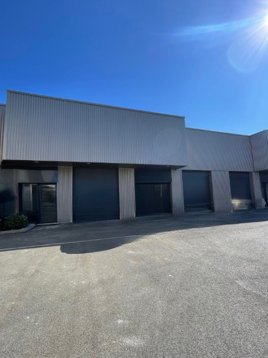 Photo 4 – location entrepôts / activités	SAINT AVE (56890)