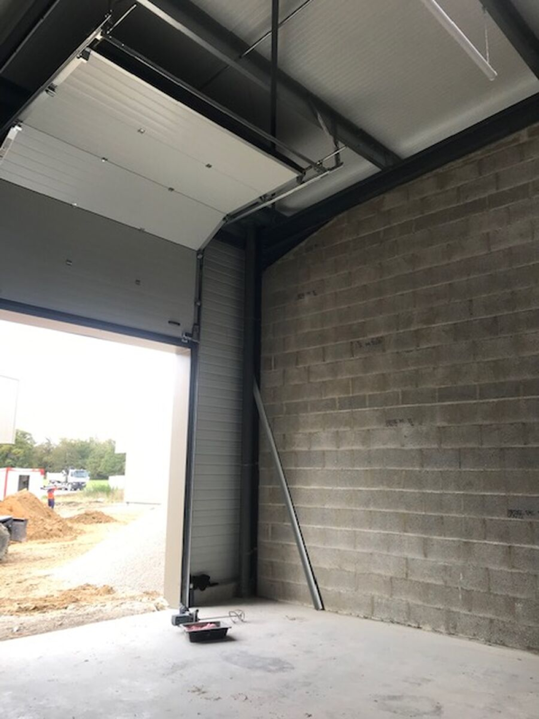 Photo 3 – location entrepôts / activités	SAINT AVE (56890)