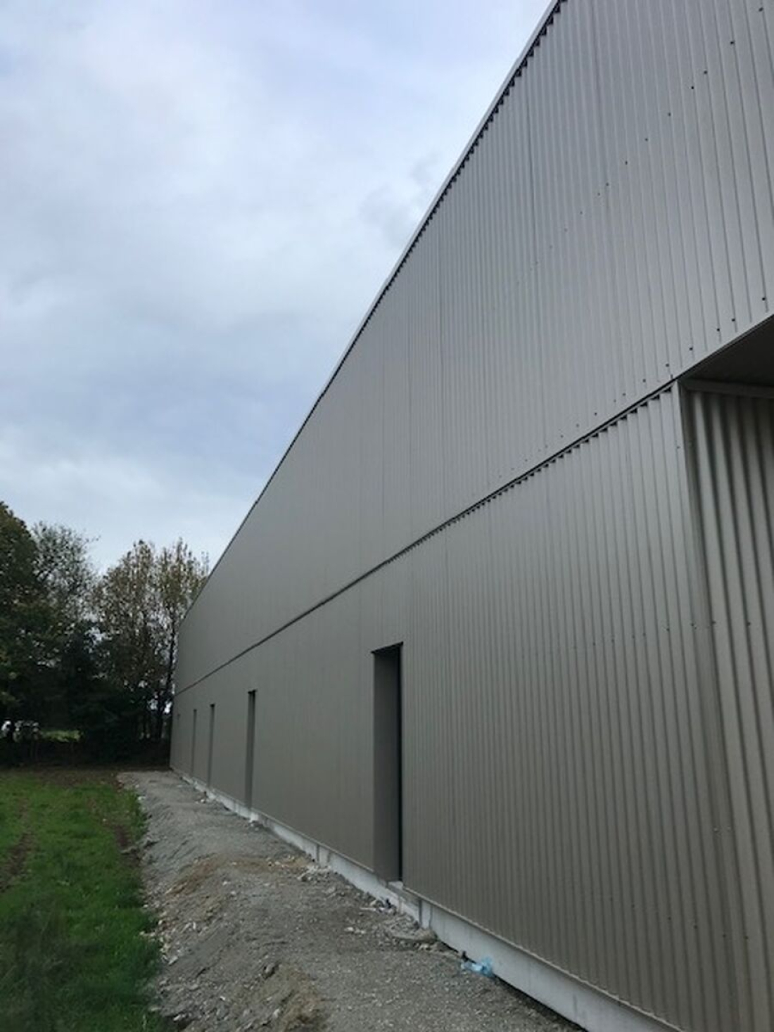 Photo 2 – location entrepôts / activités	SAINT AVE (56890)