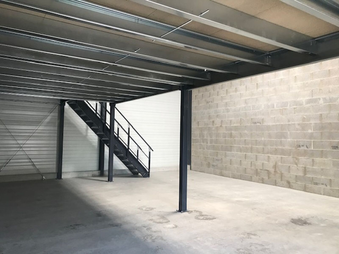 Photo 2 – location entrepôts / activités	SAINT AVE (56890)