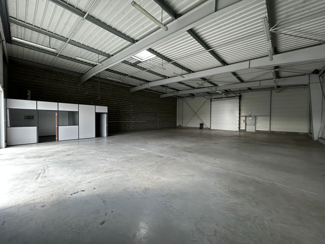 Photo 3 – location entrepôts / activités	LES HERBIERS (85500)