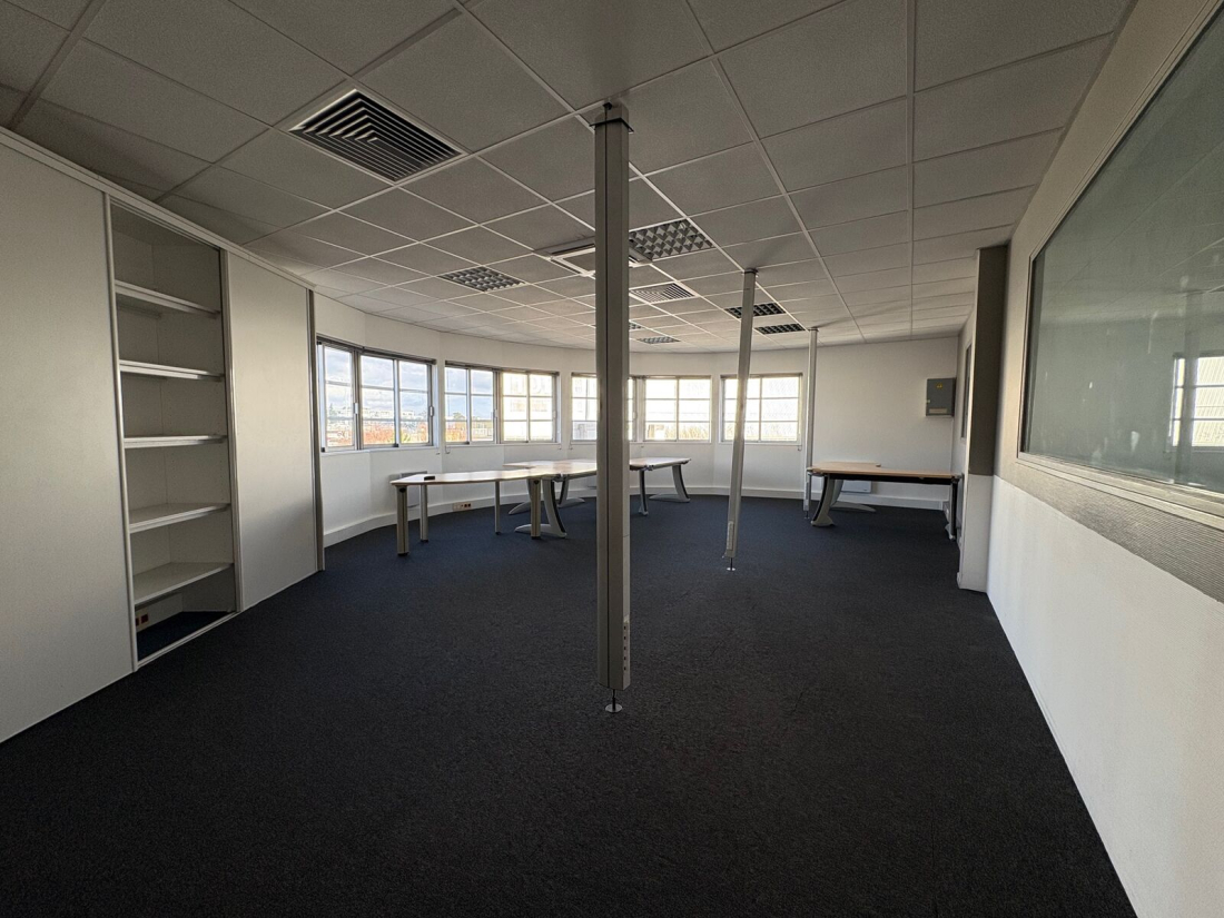 Photo 15 – location entrepôts / activités	BOUGUENAIS (44340)