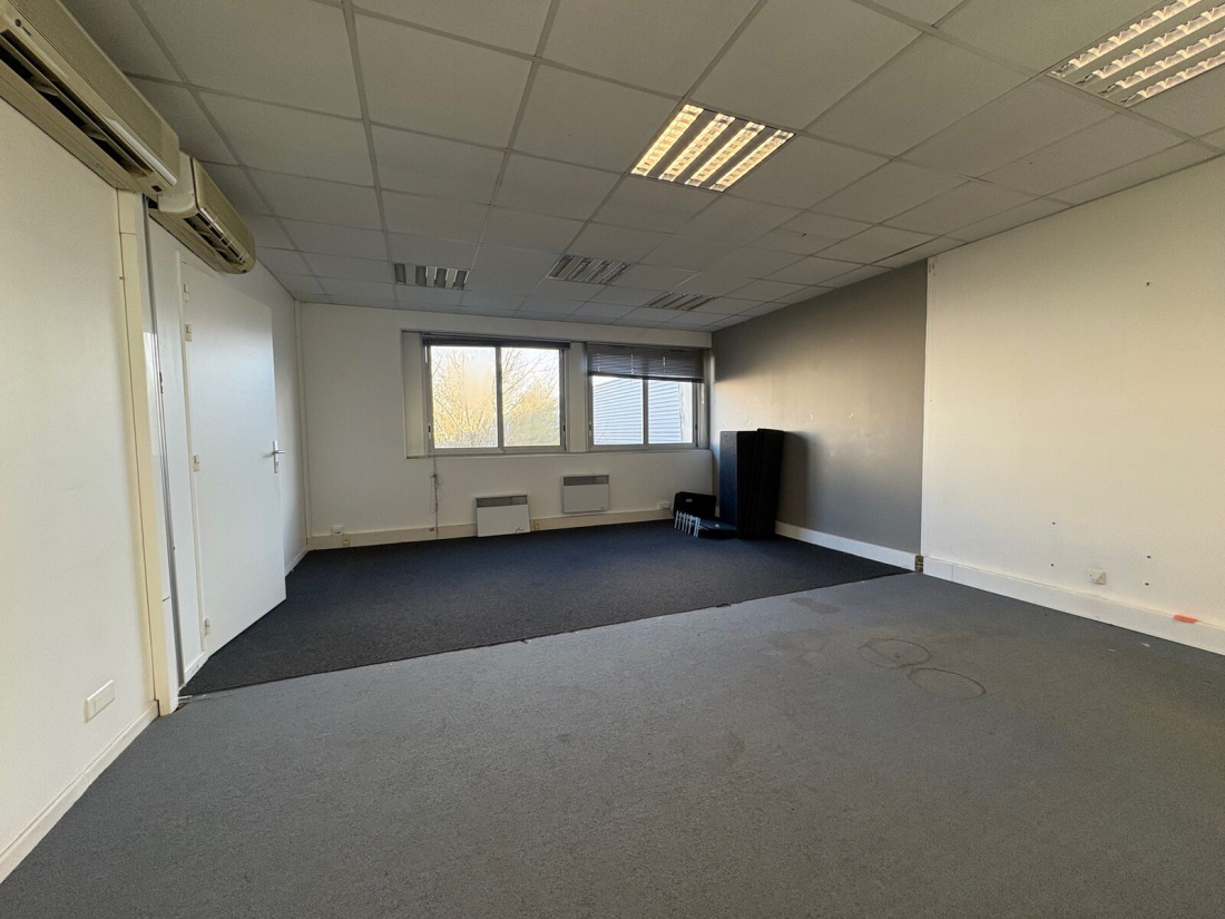 Photo 8 – location entrepôts / activités	BOUGUENAIS (44340)