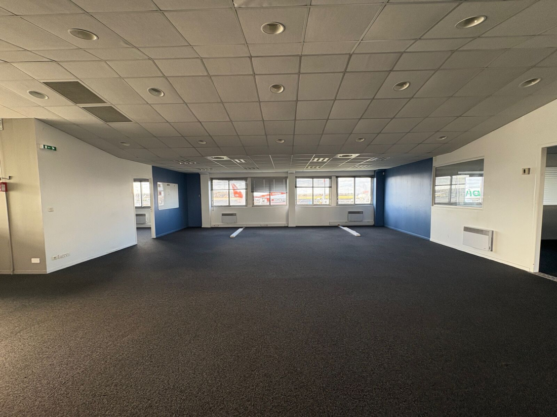 Photo 3 – location entrepôts / activités	BOUGUENAIS (44340)