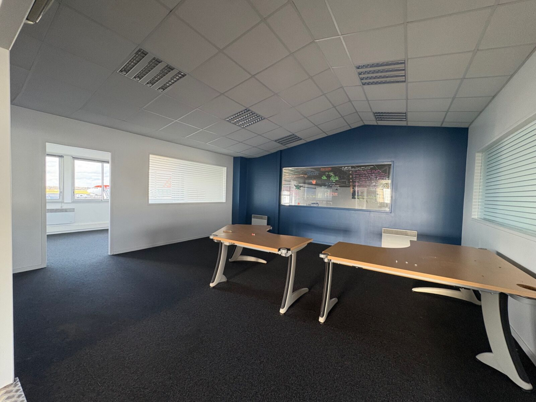 Photo 10 – location entrepôts / activités	BOUGUENAIS (44340)