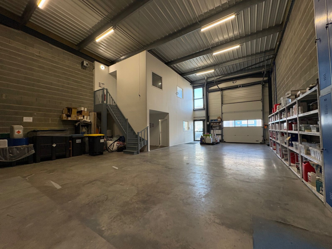 Photo 2 – location entrepôts / activités	SAINT HERBLAIN (44800)