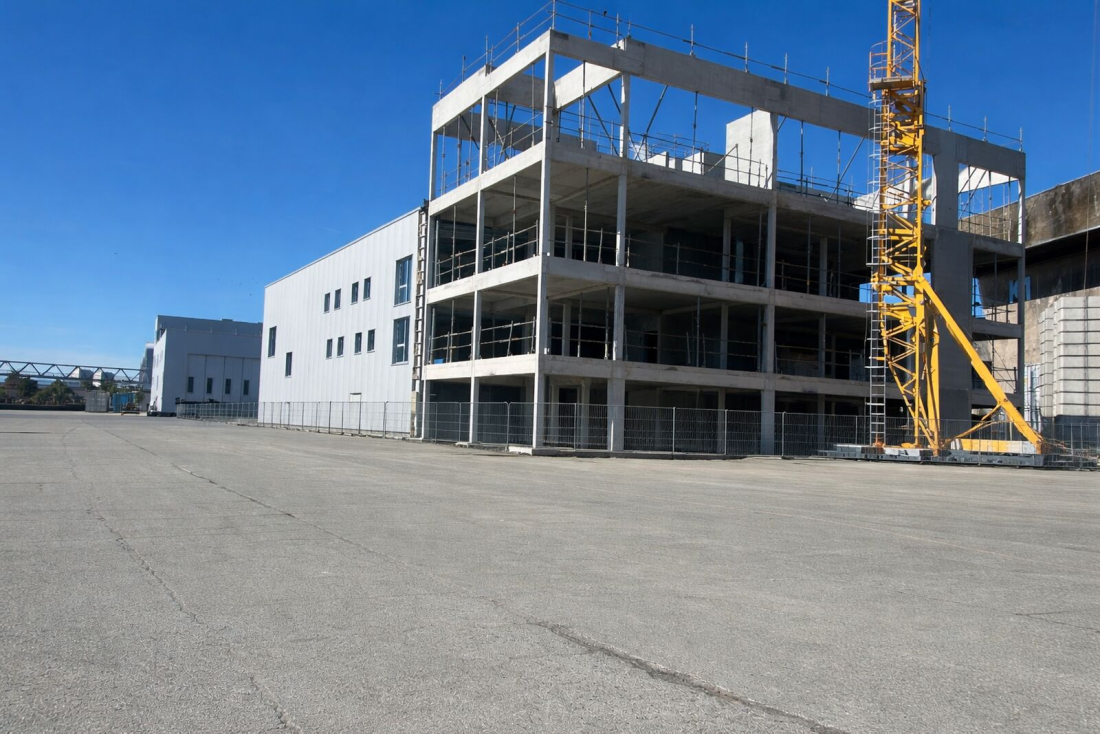 Photo 8 – location entrepôts / activités	LORIENT (56100)