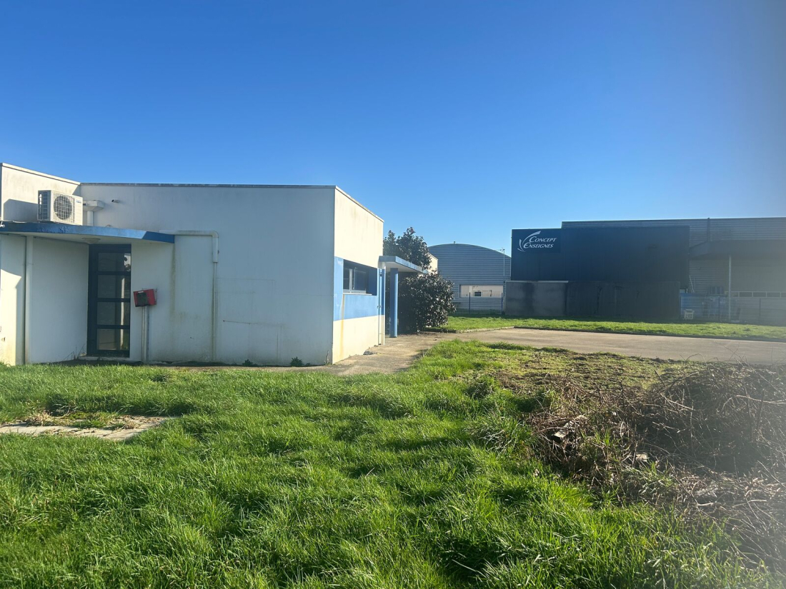 Photo 2 – location entrepôts / activités	GUIDEL (56520)