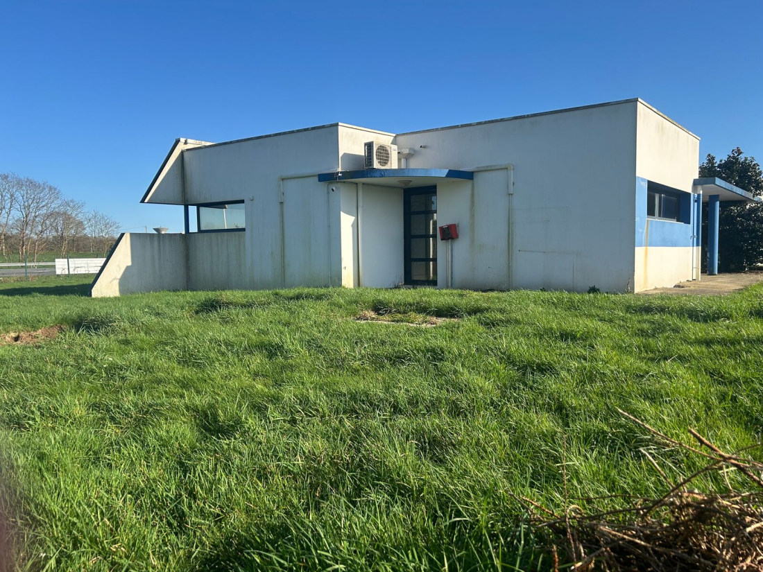 Photo 3 – location entrepôts / activités	GUIDEL (56520)