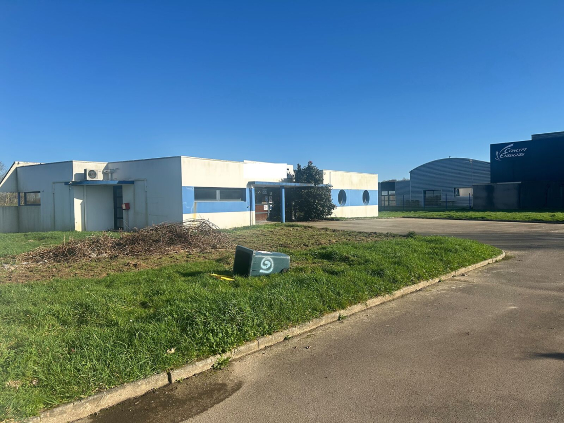 Photo 1 – location entrepôts / activités	GUIDEL (56520)