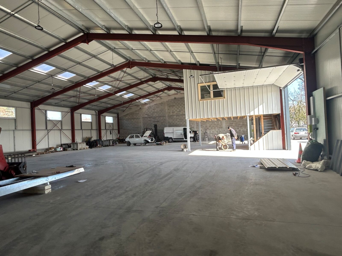 Photo 3 – location entrepôts / activités	BRECH (56400)