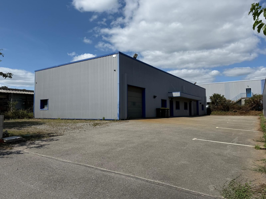 Photo 3 – location entrepôts / activités	SAINT NOLFF (56250)