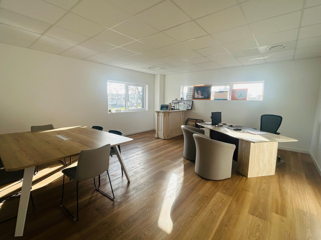 Photo 2 – location entrepôts / activités	QUEVEN (56530)