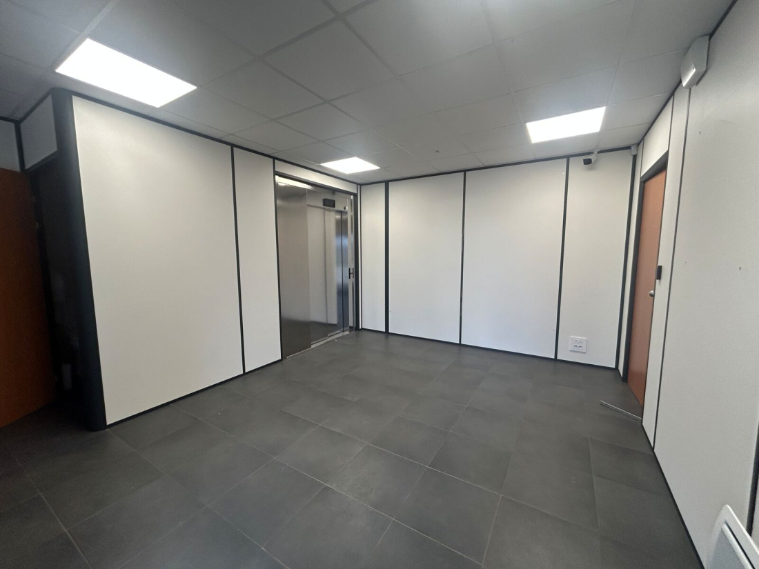 Photo 2 – location bureaux	CAUDAN (56850)