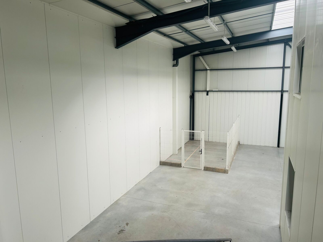 Photo 7 – location entrepôts / activités	CAUDAN (56850)