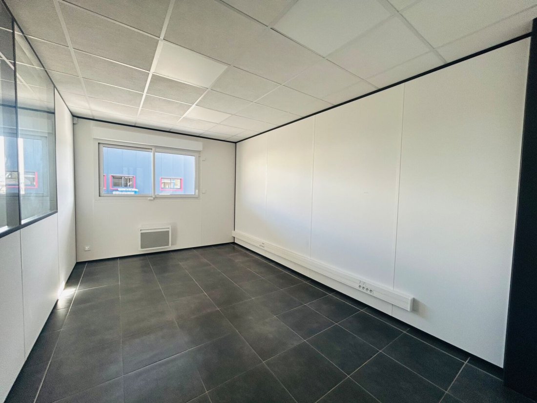 Photo 3 – location bureaux	CAUDAN (56850)