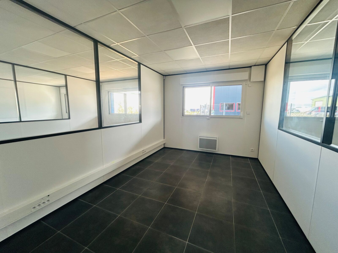 Photo 4 – location bureaux	CAUDAN (56850)